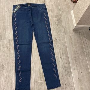 Stud stretchy jeans for women